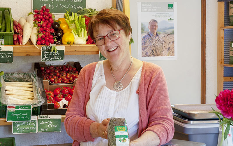 Carola Fuhr in ihrem Bioladen